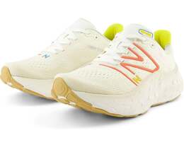 New Balance: Красные кроссовки 