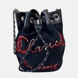 Chanel: Чёрная сумка 