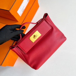 Hermes: Красная сумка 