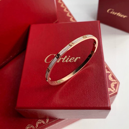 Cartier: Браслет  Love
