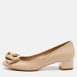 Salvatore Ferragamo: Бежевые туфли 
