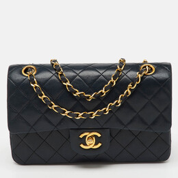 Chanel: Чёрная сумка 