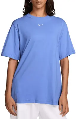Nike: Футболка  Sportswear Essential