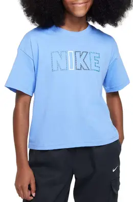 Nike: Футболка  Sportswear свободного кроя