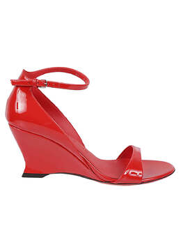 Salvatore Ferragamo: Красные сандалии 