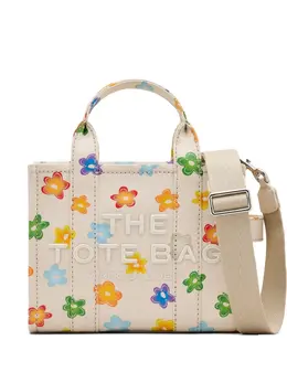Marc Jacobs: Бежевая сумка-шоппер  The