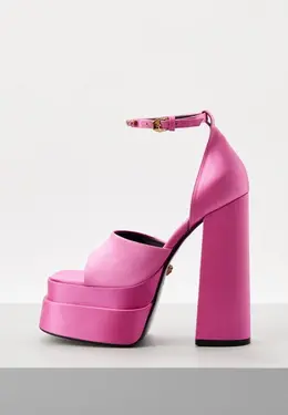 Versace: Розовые босоножки 