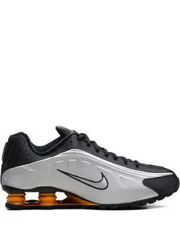 Nike: Яркие кроссовки  Shox R4
