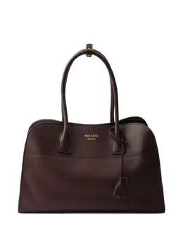 Prada: Коричневая сумка-шоппер 