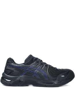 Asics: Чёрные кроссовки 