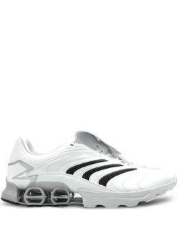 Adidas: Белые кроссовки  Predator