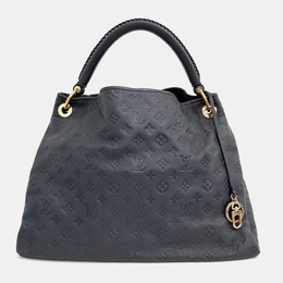 Louis Vuitton: Чёрная сумка 