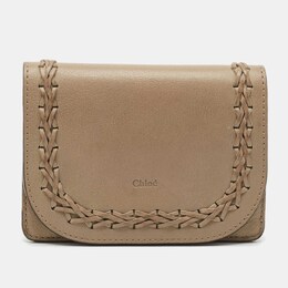 Chloe: Обложка 