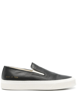 Common Projects: Чёрные кроссовки 