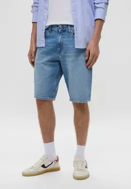 Calvin Klein Jeans: Джинсовые шорты 