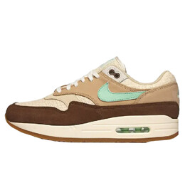 Nike: Бежевые кроссовки  Air Max 1