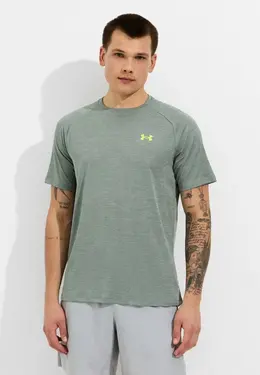 Under Armour: Спортивная футболка 