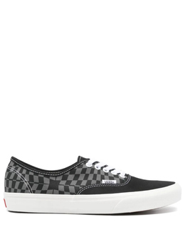 Vans: Чёрные кроссовки 