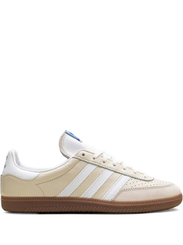 Adidas: Кроссовки  X