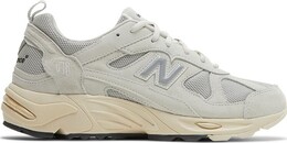 New Balance: Светлые кроссовки 
