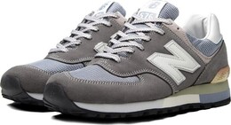 New Balance: Серые кроссовки 