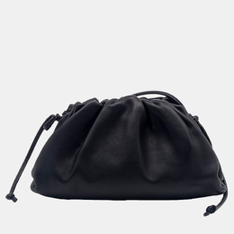 Bottega Veneta: Чёрная сумка через плечо 