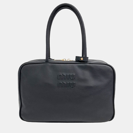 Miu Miu: Чёрная сумка 