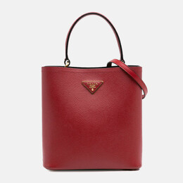 Prada: Красная сумка 