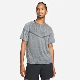 Nike: Чёрная футболка  Dri FIT