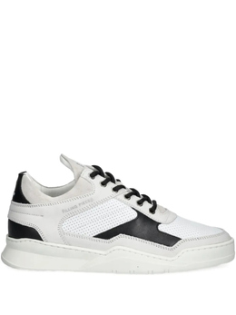 Filling Pieces: Белые кроссовки 