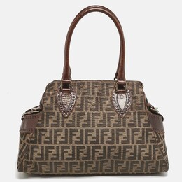 Fendi: Коричневая сумка  Zucca