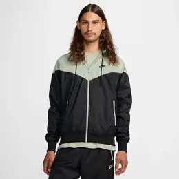 Nike: Чёрная куртка  Sportswear Heritage Essentials