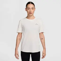 Nike: Светлая футболка  Trail