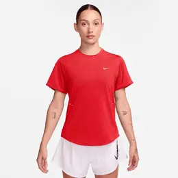 Nike: Красная футболка 