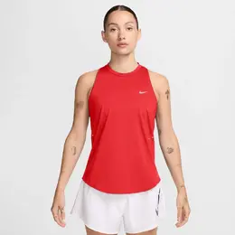 Nike: Красная футболка 