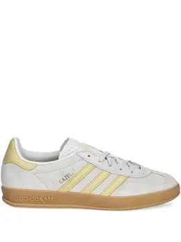 adidas: Светлые кроссовки  Gazelle Indoor