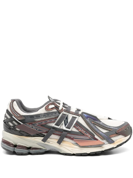 New Balance: Серые кроссовки 