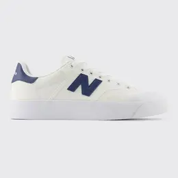 New Balance: Белые кроссовки 