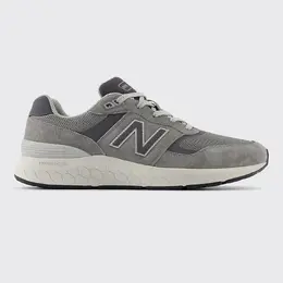 New Balance: Серые кроссовки 