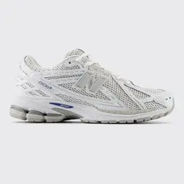 New Balance: Белые кроссовки 