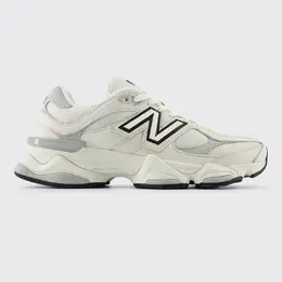 New Balance: Серые кроссовки 