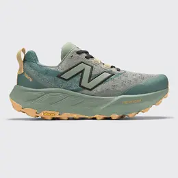 New Balance: Зелёные кроссовки 