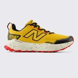 New Balance: Жёлтые кроссовки 