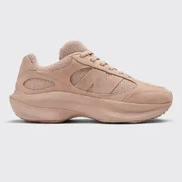 New Balance: Розовые кроссовки 