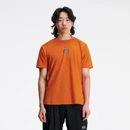 New Balance: Оранжевая футболка 
