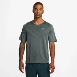 Nike: Зелёная футболка 