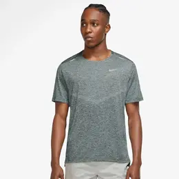 Nike: Зелёная футболка  Dri FIT