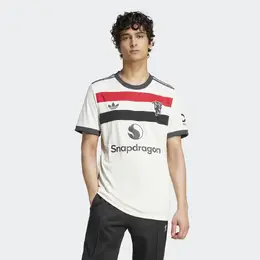 Adidas: Белая футболка 