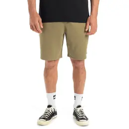 Quiksilver: Бежевые шорты 