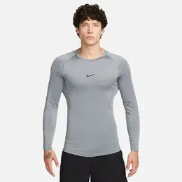 Nike: Серая футболка 
